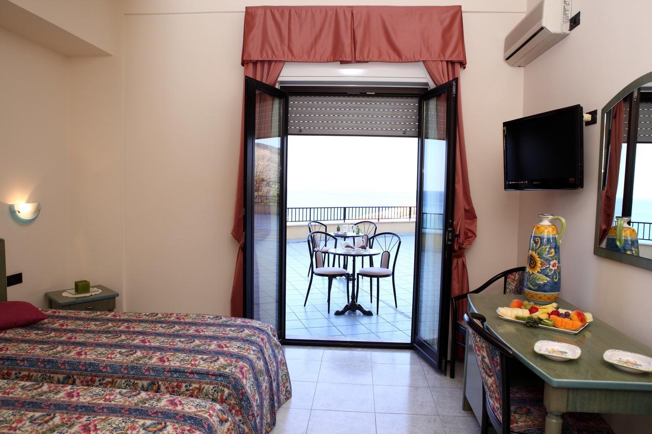 Hotel Za Maria Santo Stefano di Camastra Exterior foto
